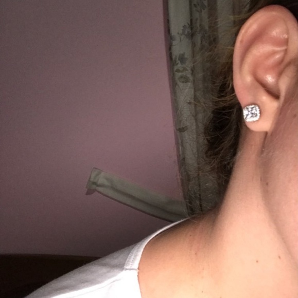 🎉Just in!!!🎉Silver earrings with Cz stones - Picture 5 of 5